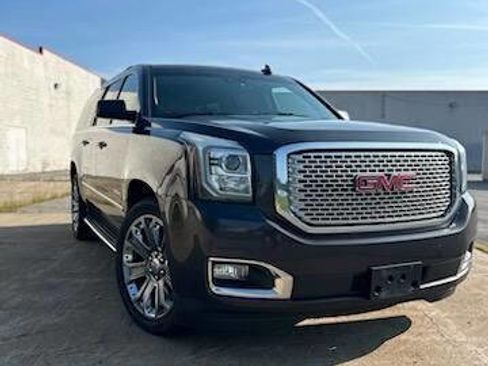 Used 2016 GMC Yukon XL Denali image 12