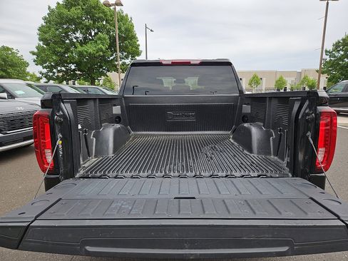 Used 2025 GMC Sierra 1500 SLT AWD/4WD image 29