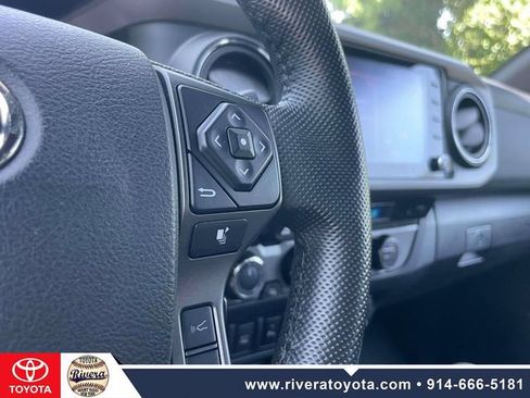 Used 2022 Toyota Tacoma TRD Off-Road w/ Technology Package AWD/4WD image 26