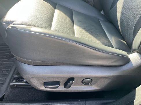 Used 2021 Nissan Rogue SV w/ Premium Package image 17