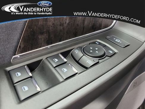 New 2025 Ford F250 Lariat w/ Lariat Ultimate Package image 18