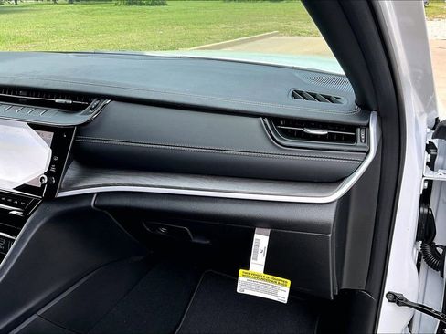 New 2026 Jeep Grand Cherokee L Limited RWD image 29