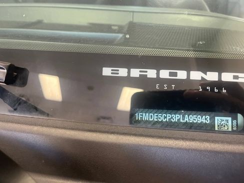 Used 2023 Ford Bronco 2-Door w/ Sasquatch Package AWD/4WD image 4