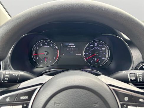Used 2024 Kia Forte LXS FWD image 29