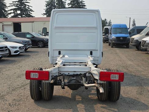Used 2024 Mercedes-Benz Sprinter 3500 image 3