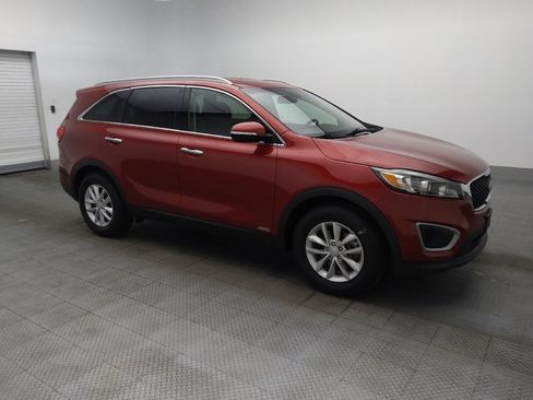 Used 2017 Kia Sorento AWD w/ LX Convenience Package image 11