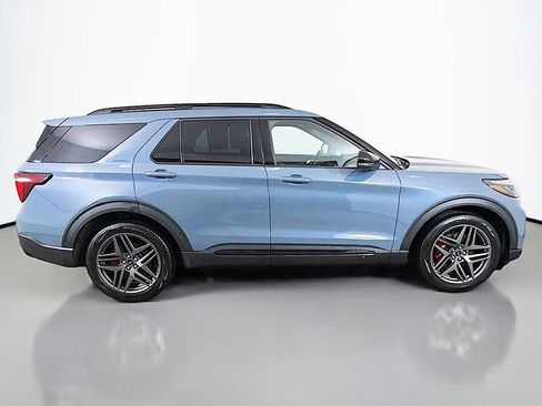Used 2025 Ford Explorer ST AWD/4WD image 18