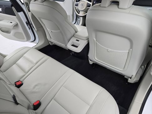 Used 2023 Volvo S60 B5 Plus w/ Climate Package image 11