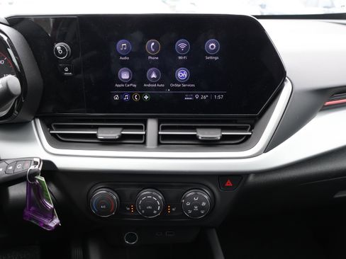 Used 2025 Chevrolet Trax RS w/ Sunroof Package image 23