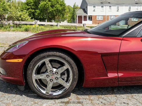 Used 2007 Chevrolet Corvette Coupe w/ Preferred Equipment Group RWD image 4
