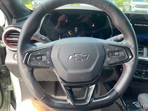 Used 2024 Chevrolet Trax RS w/ Driver Confidence Package FWD image 10