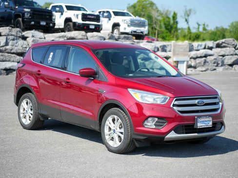 Used 2017 Ford Escape SE AWD/4WD image 3