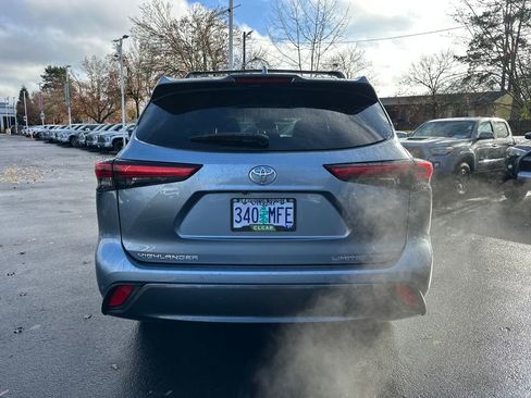Used 2023 Toyota Highlander Limited image 4