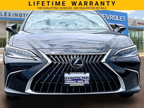 Used 2024 Lexus ES 300h Ultra Luxury w/ Accessory Package (Z2) FWD image 3