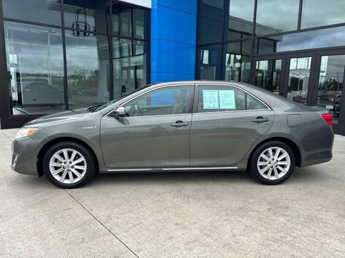 Used 2012 Toyota Camry XLE w/ Leather Pkg FWD image 8