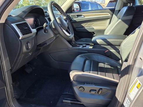 Used 2021 Volkswagen Atlas SEL Premium image 11