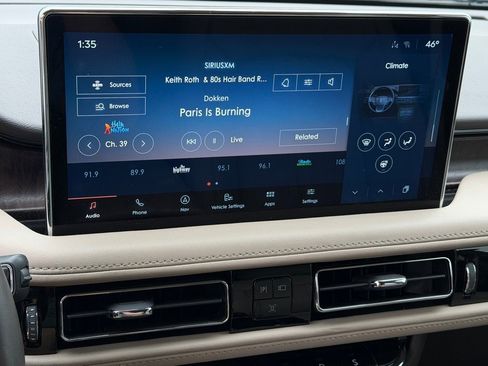 Used 2022 Lincoln Nautilus Reserve w/ Equipment Group 201A image 15