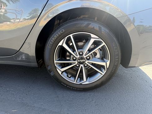 Used 2022 Kia Forte LXS FWD image 10