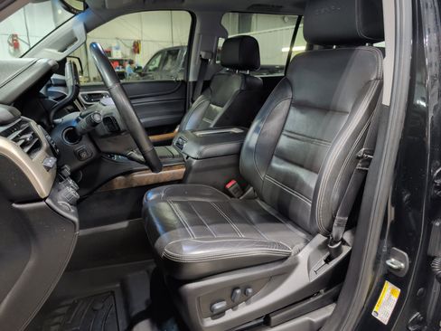 Used 2019 GMC Yukon XL Denali w/ Denali Ultimate Package image 7