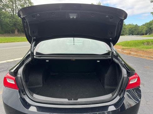 Used 2017 Chevrolet Malibu LT FWD image 23