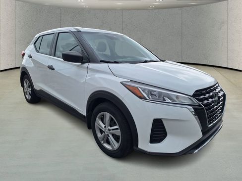 Used 2024 Nissan Kicks S FWD image 7