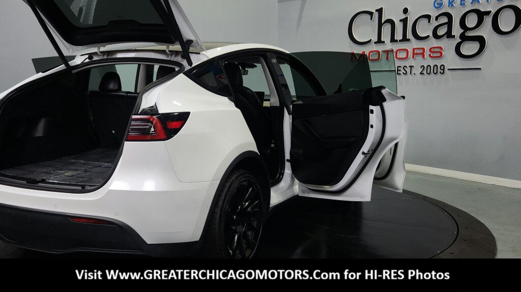 Used 2022 Tesla Model Y Long Range AWD/4WD image 22