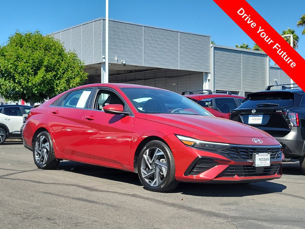 Used 2025 Hyundai Elantra SEL FWD image 31