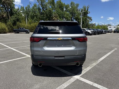 Used 2023 Chevrolet Traverse LT FWD image 4