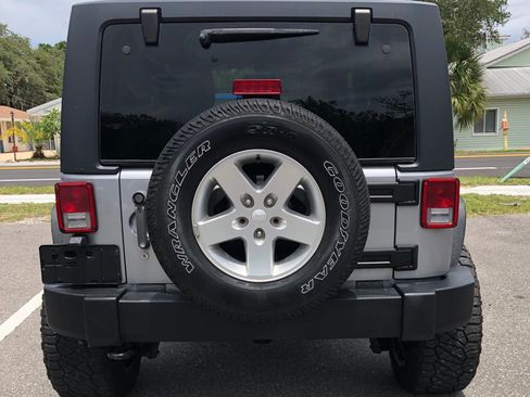 Used 2015 Jeep Wrangler Sport w/ Quick Order Package 24S AWD/4WD image 4