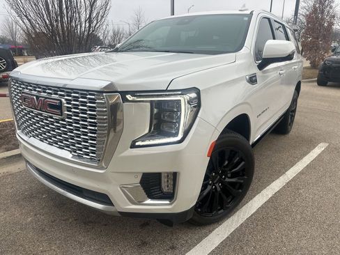 Used 2023 GMC Yukon Denali image 2