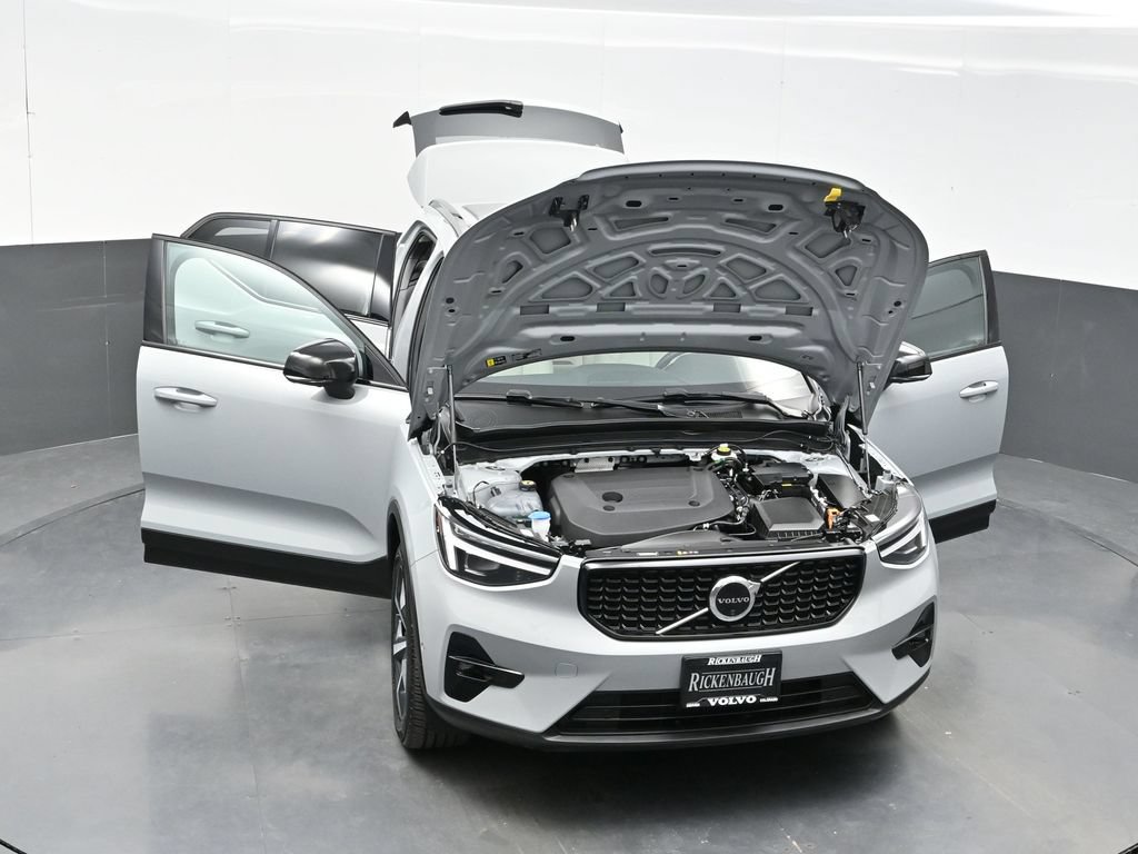 Used 2026 Volvo XC40 B5 Plus AWD/4WD image 41