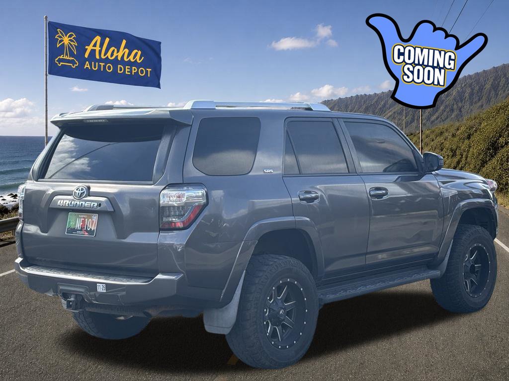 Used 2017 Toyota 4Runner SR5 AWD/4WD image 5