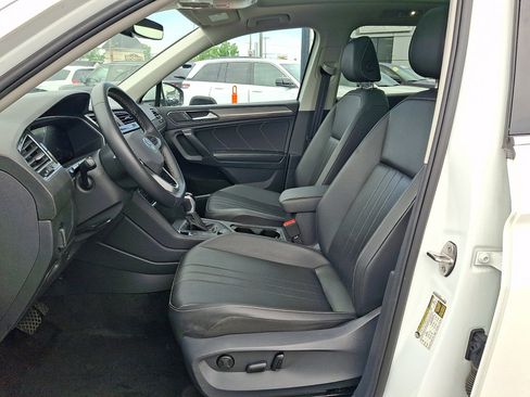Used 2023 Volkswagen Tiguan SE AWD/4WD image 24