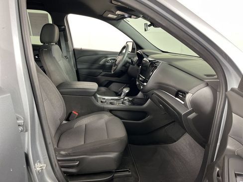 Certified 2023 Chevrolet Traverse LT FWD image 6