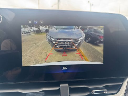 Used 2025 Chevrolet Equinox LT AWD/4WD image 19