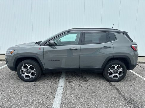 Used 2022 Jeep Compass Trailhawk AWD/4WD image 3