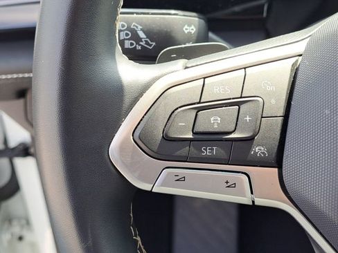 Used 2024 Volkswagen Atlas Cross Sport SE image 11