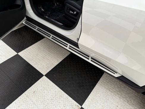 Used 2024 BMW X5 xDrive40i w/ Premium Package image 33