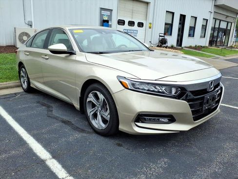 Used 2018 Honda Accord EX image 11
