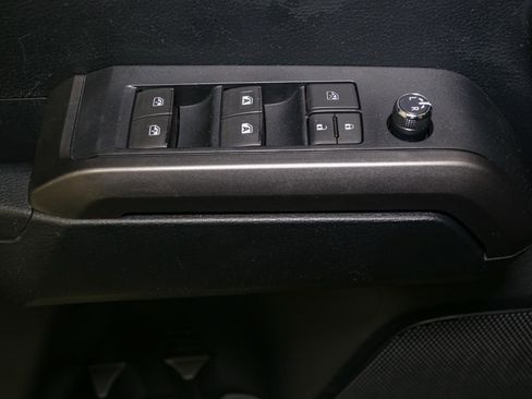 Used 2016 Toyota Tacoma TRD Off-Road image 38