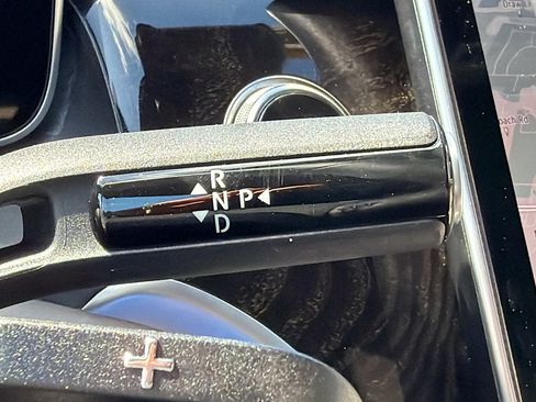 Used 2025 Mercedes-Benz GLC 350e image 33