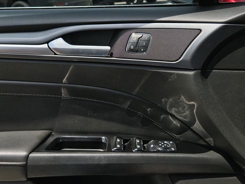 Used 2014 Ford Fusion Titanium FWD image 26