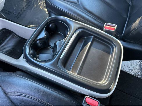 Used 2017 Chrysler Pacifica Touring-L image 32