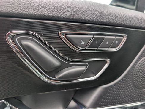 Used 2025 Lincoln Corsair Reserve FWD image 16