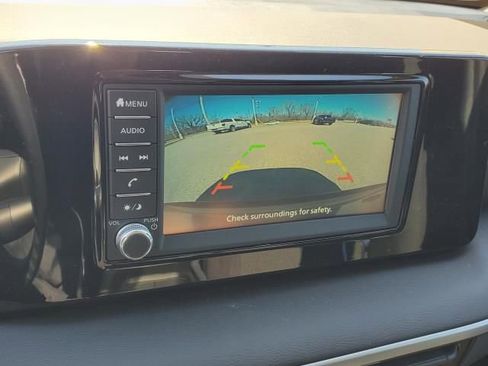 Used 2025 Nissan Kicks S image 18