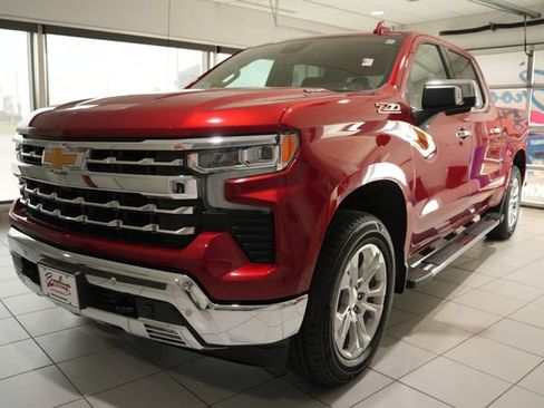 Used 2025 Chevrolet Silverado 1500 LTZ AWD/4WD image 5