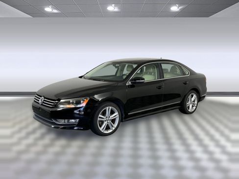 Used 2015 Volkswagen Passat 1.8T SE FWD image 1