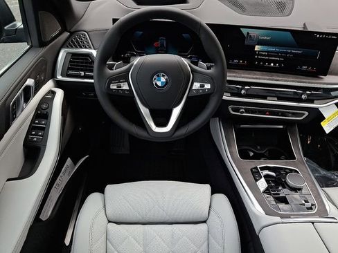 New 2026 BMW X5 xDrive50e w/ Climate Comfort Package image 11