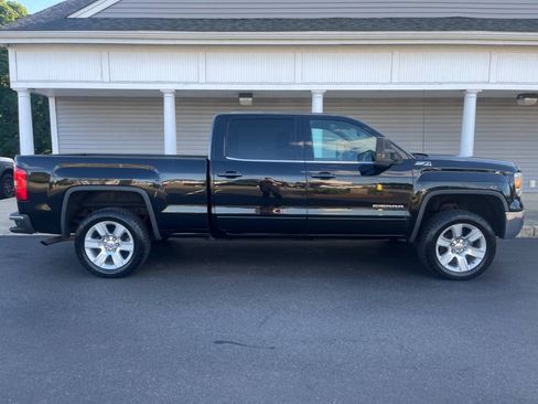 Used 2015 GMC Sierra 1500 SLE w/ SLE Value Package AWD/4WD image 2