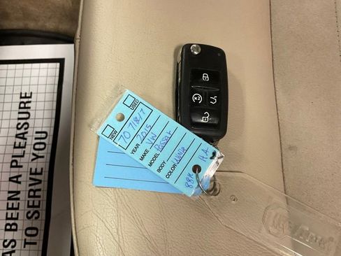 Used 2015 Volkswagen Passat TDI SEL Premium image 39